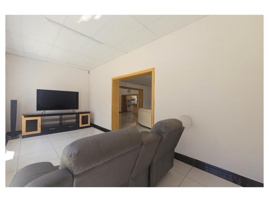 4 Bedroom Property for Sale in Ladybrand Free State
